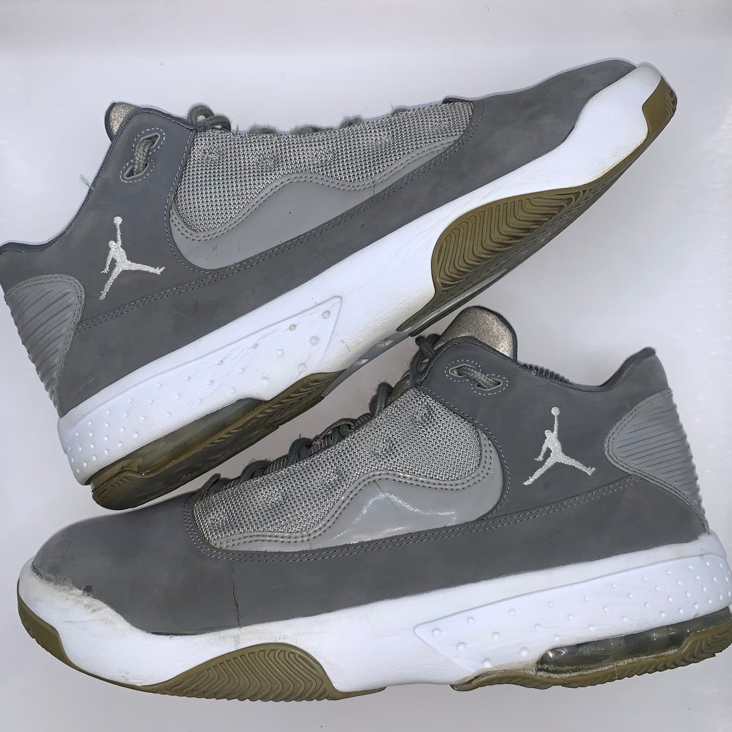 Nike Air Jordan Max Aura 2 Grey