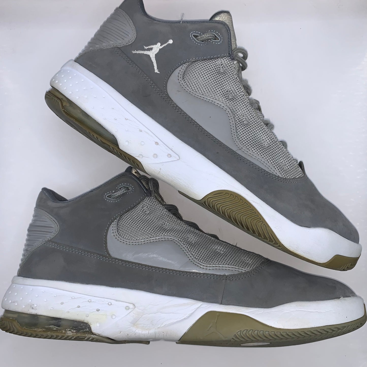 Nike Air Jordan Max Aura 2 Grey